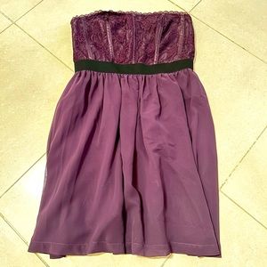 (8) Elle Purple Strapless Lace Patterned Dress